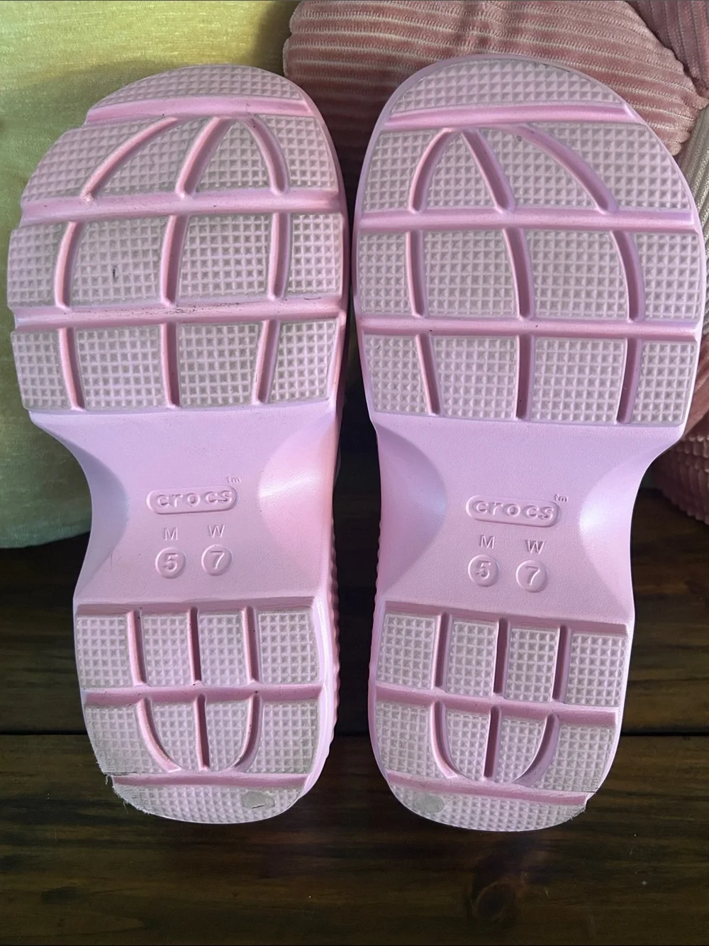 Crocs Pink stomp slides with charms